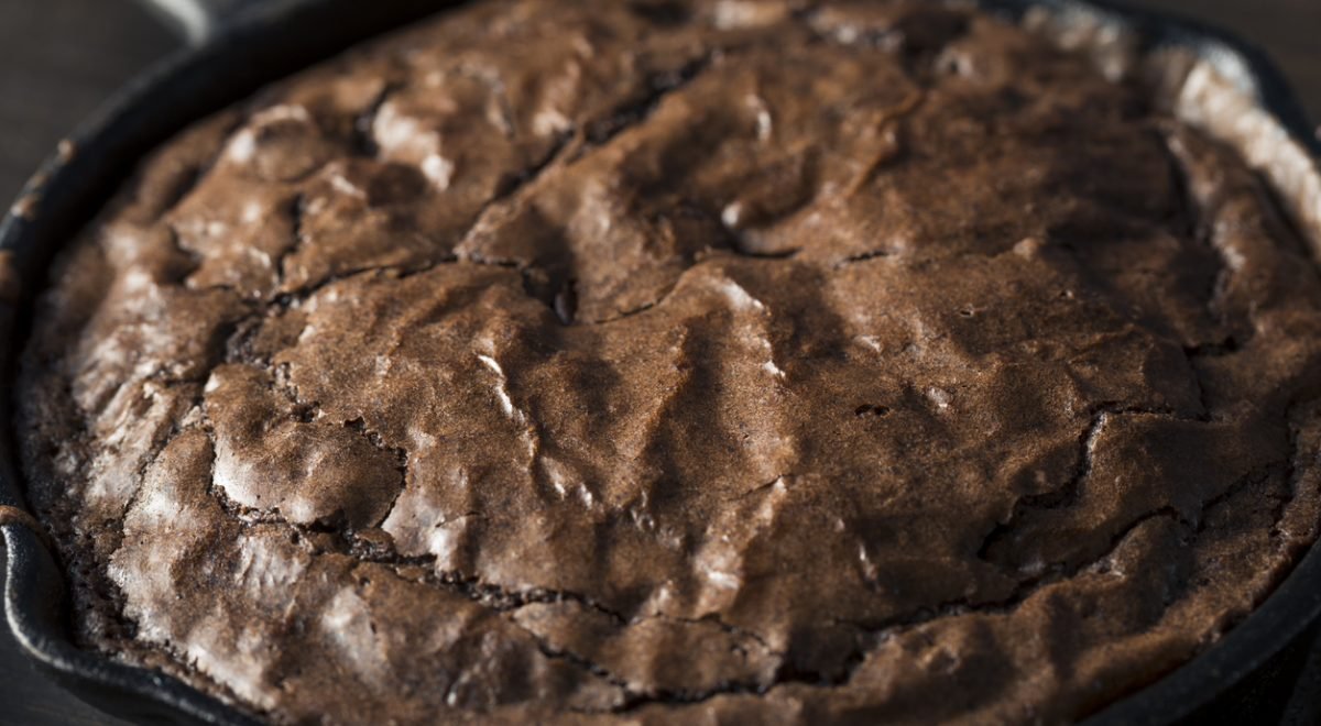 Brownie na frigideira - iStock - Imagem ilustra brownie de frigideira