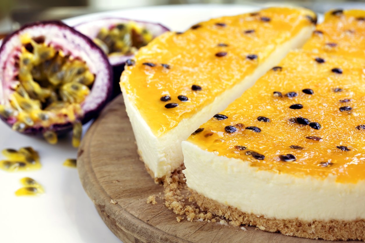 Torta gelada de maracujá com base de aveia: sobremesa deliciosa e mais leve
