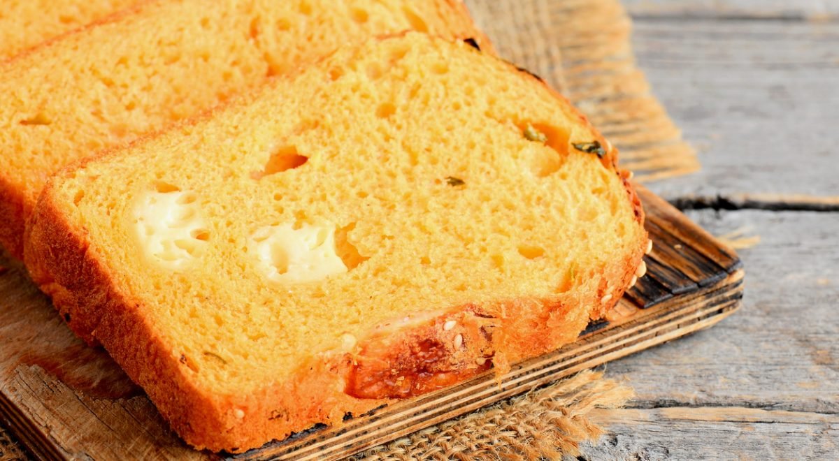 Bolo fit - iStock - Imagem ilustra bolo fatiado