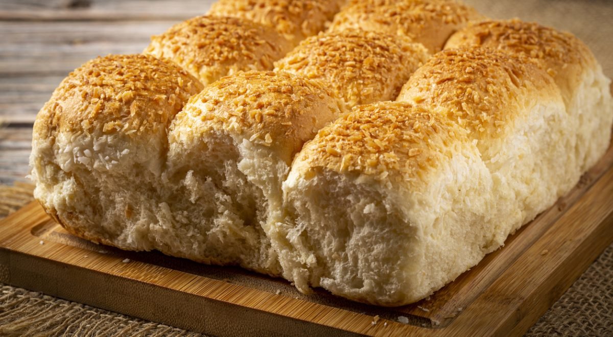 Pão doce de coco - iStock - Imagem ilustra pão doce de coco