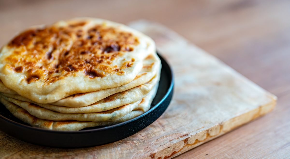Pão de tapioca de frigideira - iStock - Imagem ilustra pão de tapioca de frigideira