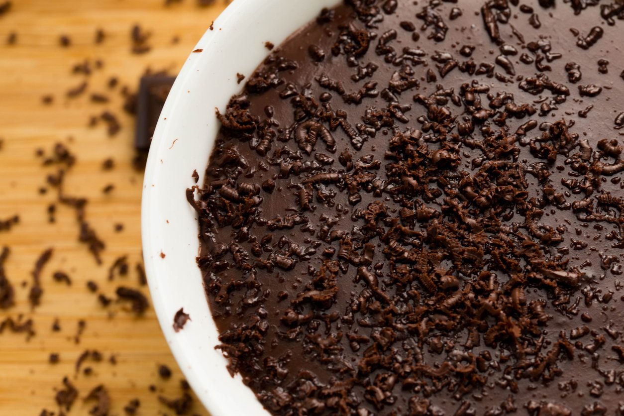 Sobremesa diferente e rápida de fazer: Brigadeirão de travessa com toque de café!