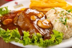 Com combos a partir de R$ 20, Plaza Shopping anuncia o Festival de Sabores em restaurantes