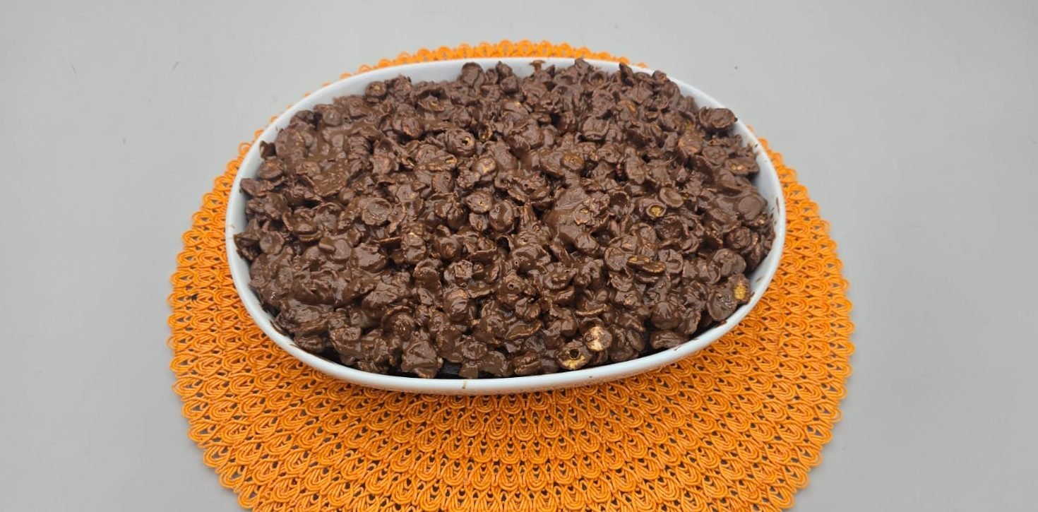 Crunch Cake: aprenda a fazer um bolo crocante de chocolate