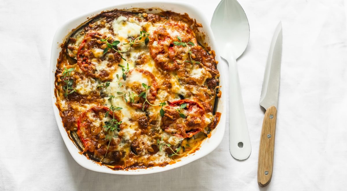 Carne moída à parmegiana - iStock - Imagem ilustra receita de carne moída à parmegiana