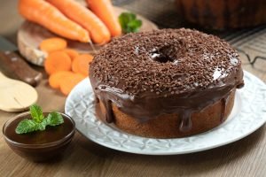 4 receitas de bolo caseiro fofinho e fácil para o café da tarde