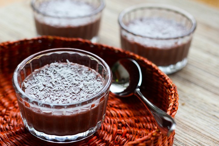 Mousse de Coco com Chocolate super cremoso e fácil: uma delícia 5 estrelas!