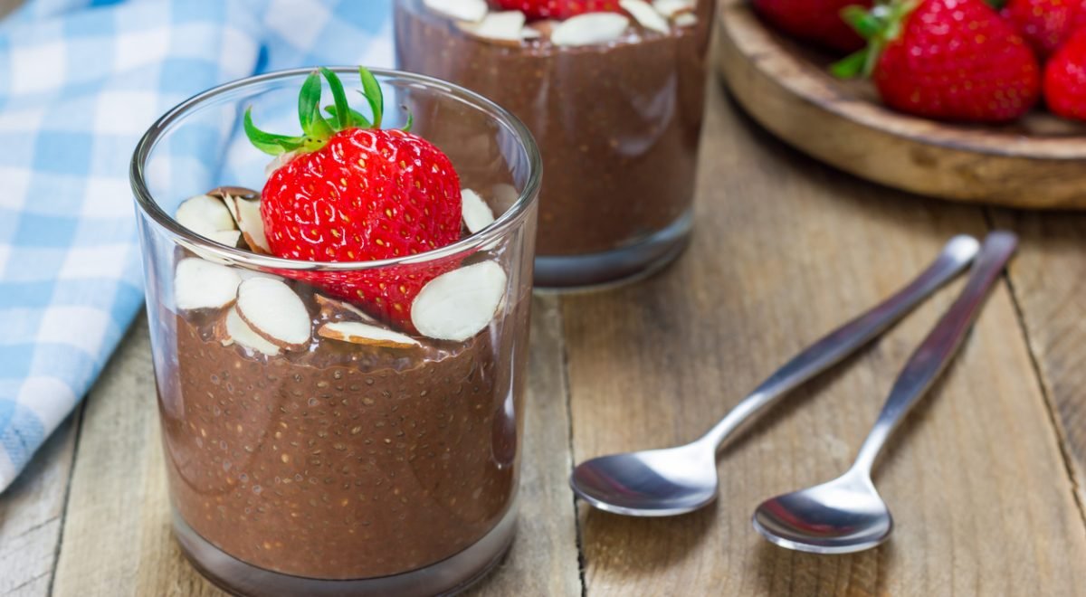 Chocolate com aveia - iStock - Imagem ilustra chocolate com aveia em pote