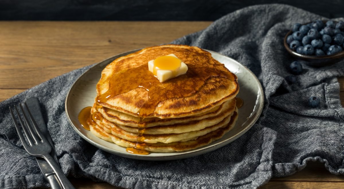 IStock/bhofack2 - Imagem de panqueca americana