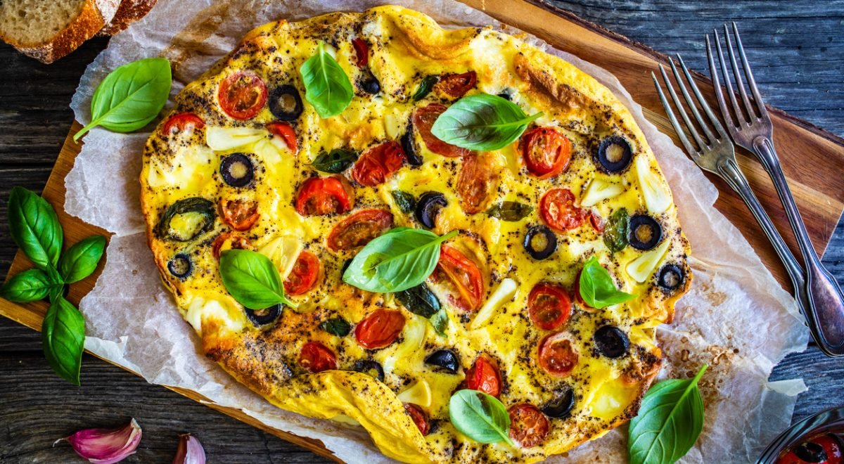Omelete de pizza - iStock - Imagem ilustra omelete de pizza