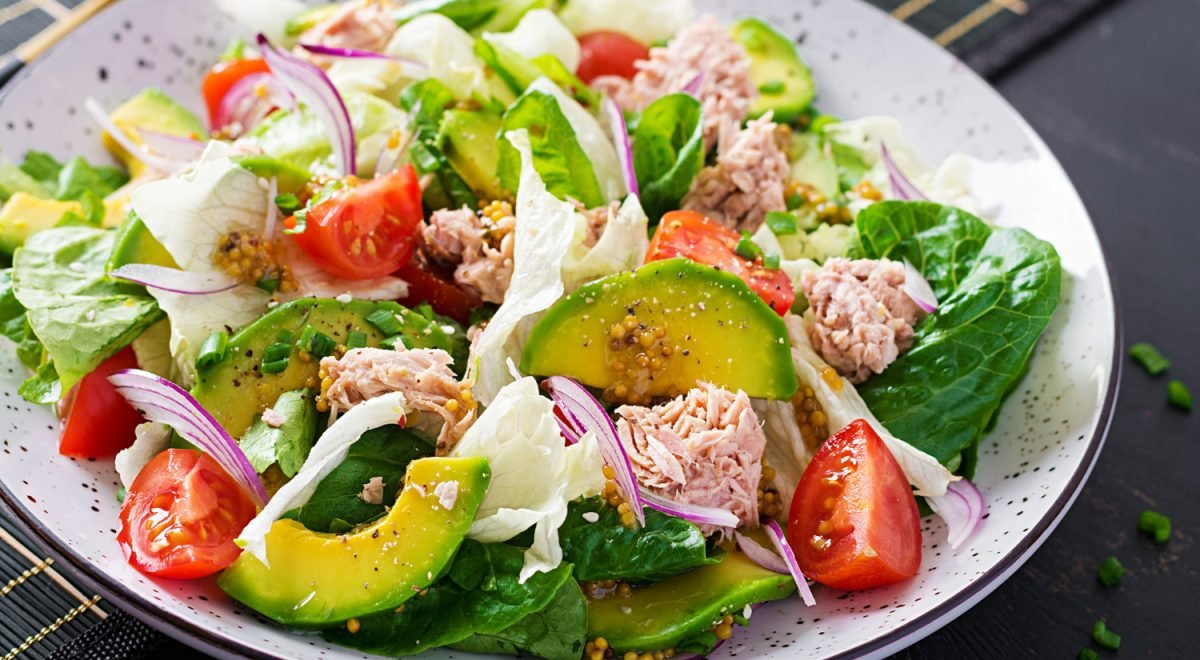 Salada de abacate tropical/freepik - Salada de abacate tropical/freepik