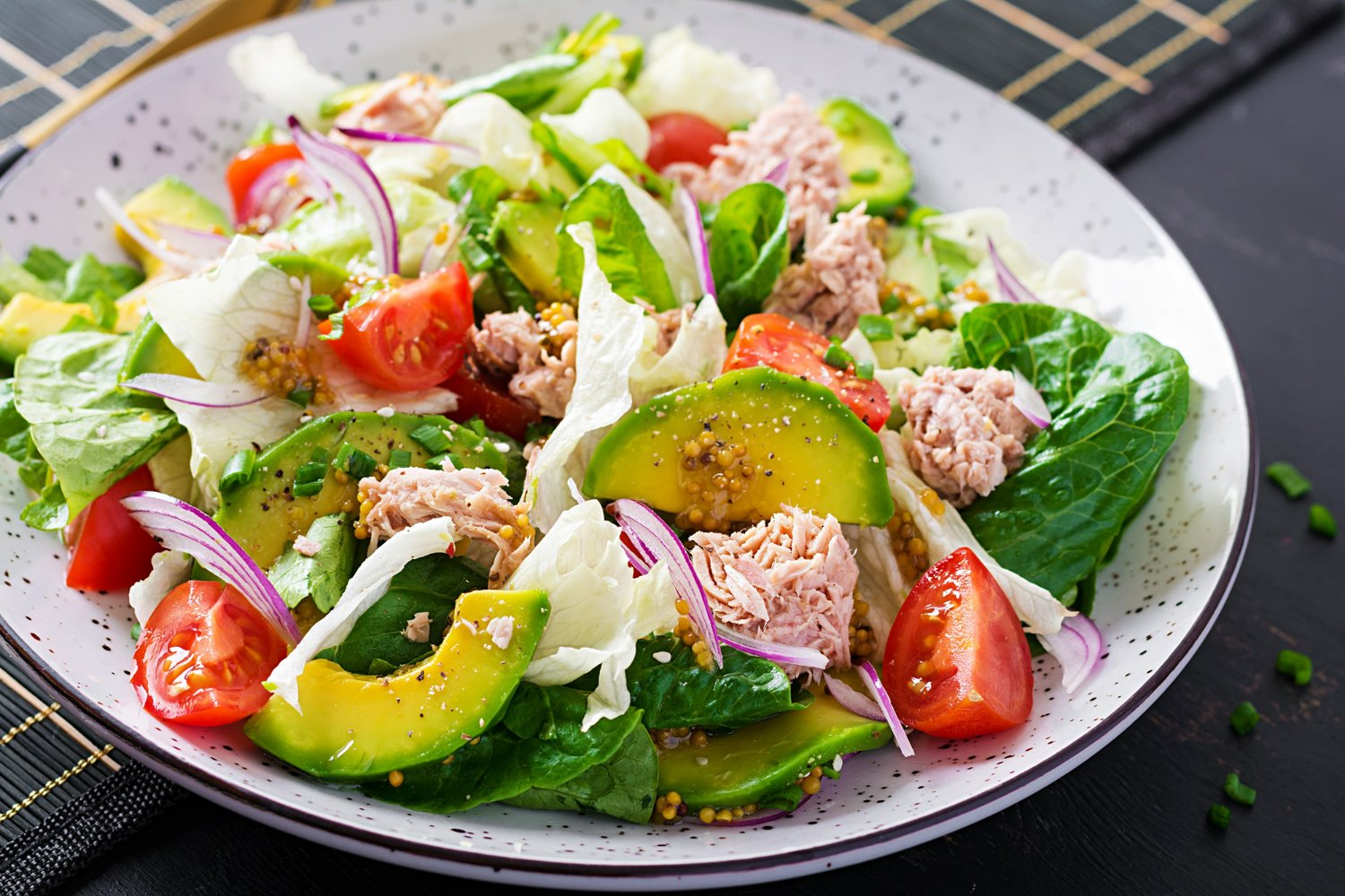 Salada de abacate tropical