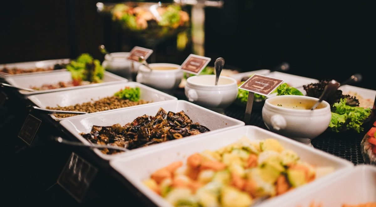 Coco Bambu Derby passa a oferecer buffet livre no almoço/ Divulgação - Coco Bambu Derby passa a oferecer buffet livre no almoço/ Divulgação