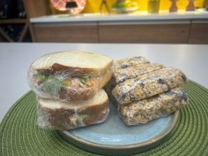 Nutri ensina barrinha de cereal e sanduíche natural para folia
