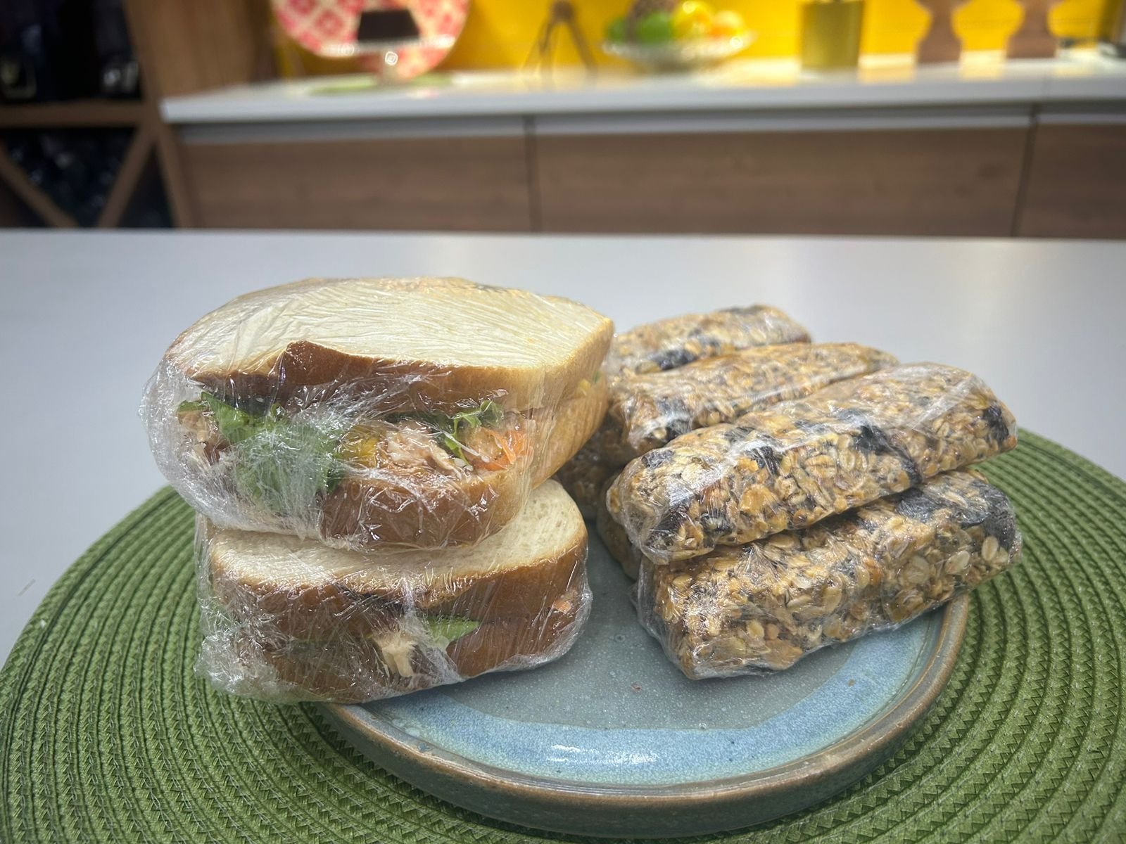 Nutri ensina barrinha de cereal e sanduíche natural para folia