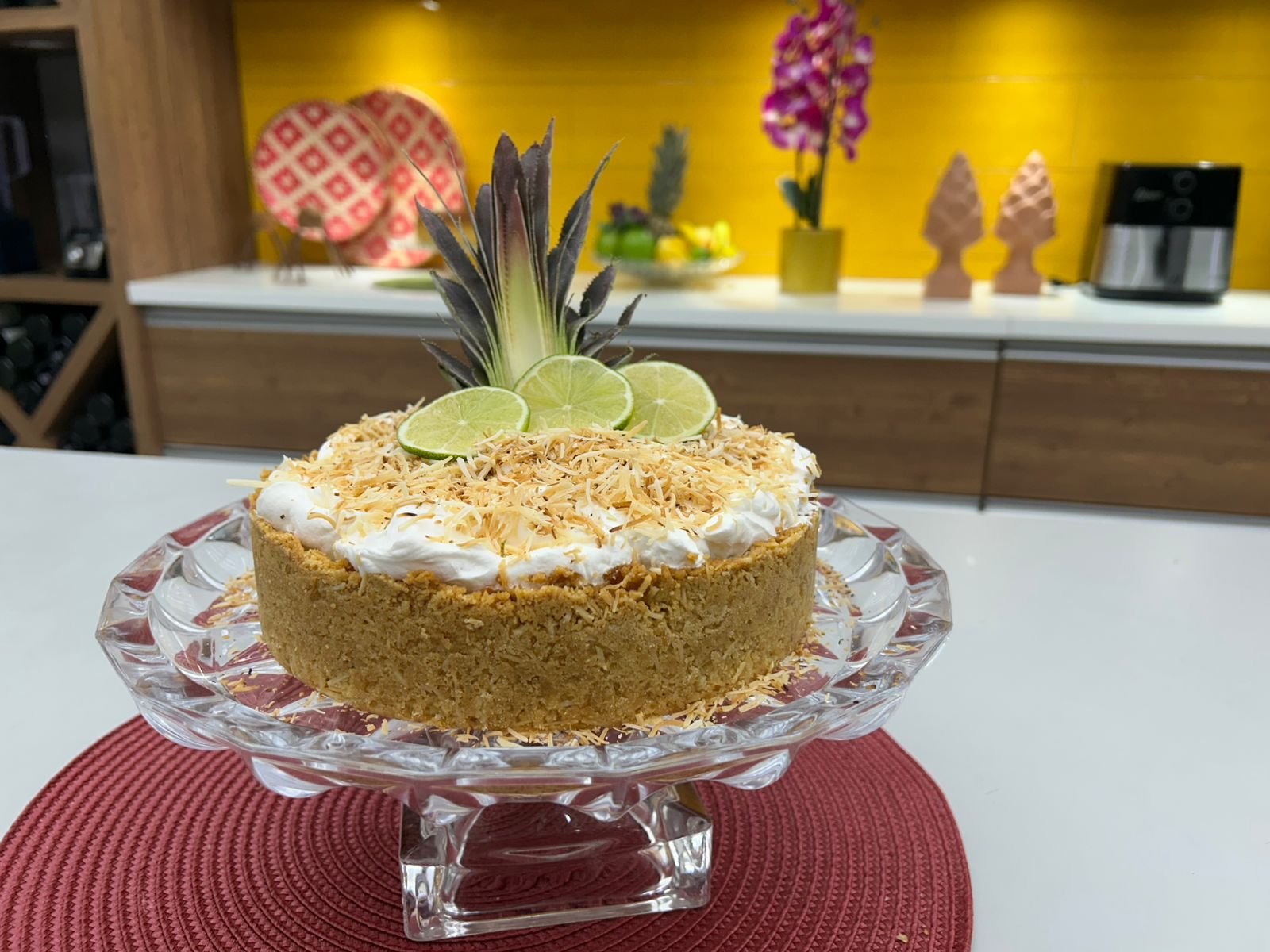 Torta tropical de abacaxi: Aprenda a receita do chef Everton Teixeira
