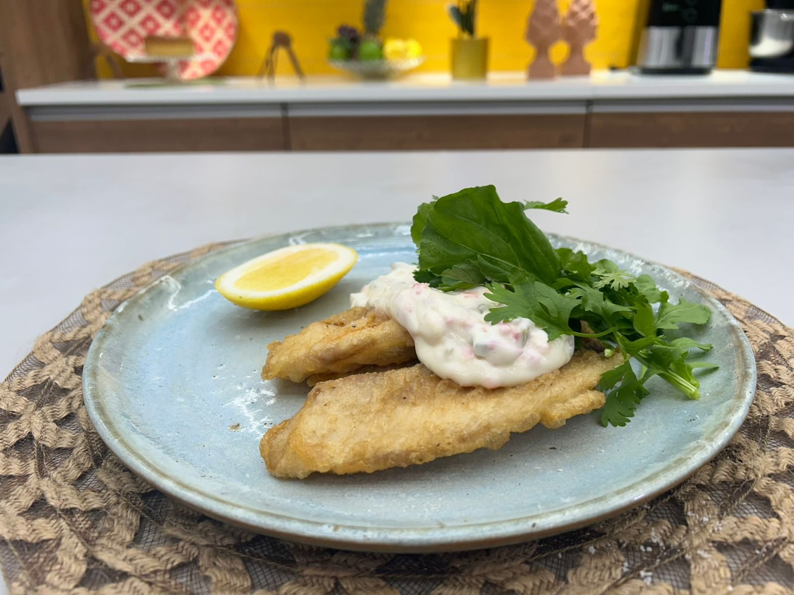 Tilápia assada com creme de cebola