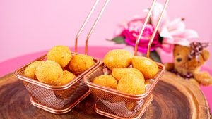 Carnaval de rua: 10 opções de salgados e bebidas para acompanhar os foliões em São Paulo