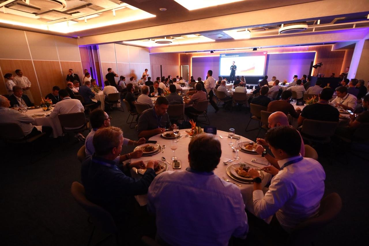 Debate com CEO do iFood aborda ambidestria organizacional, inteligência artificial e novos modelos de negócio em Pernambuco
