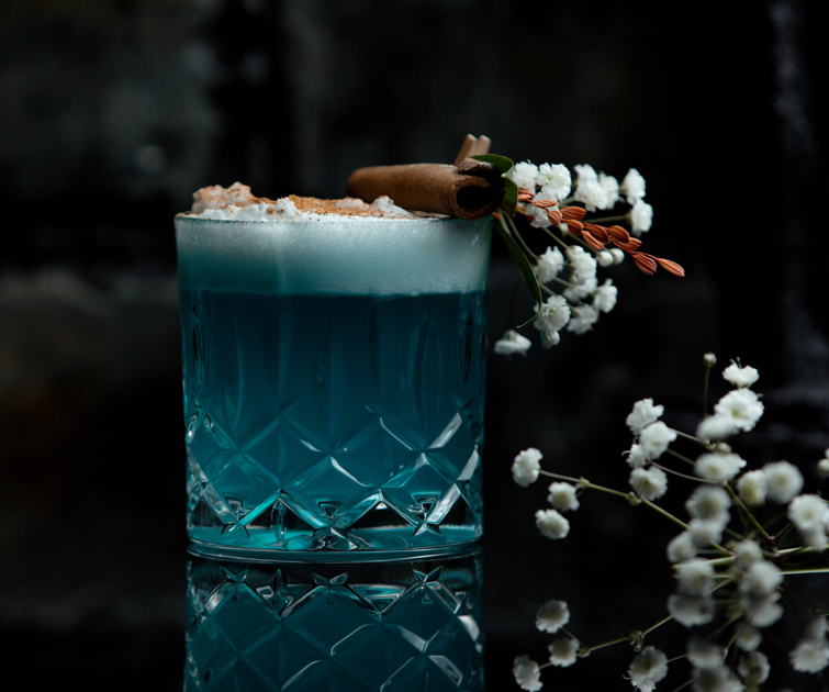 Blue lagoon: drink refrescante e vibrante com curaçao blue