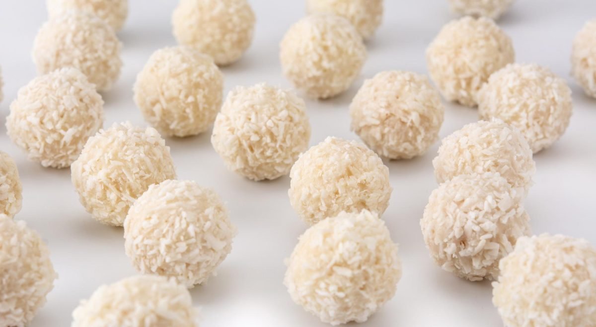 Brigadeiro branco de panela/ Freepik - Brigadeiro branco de panela/ Freepik