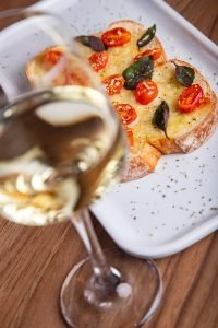 Plaza une gastronomia e música no projeto Café Com Jazz