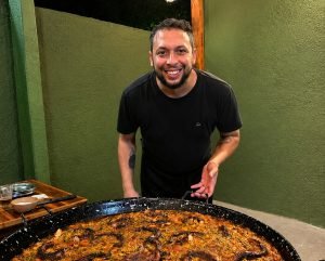 Festival Clube da Quina celebra Minas Gerais com gastronomia e música durante as sextas-feiras de setembro, no Quina da Linguiça